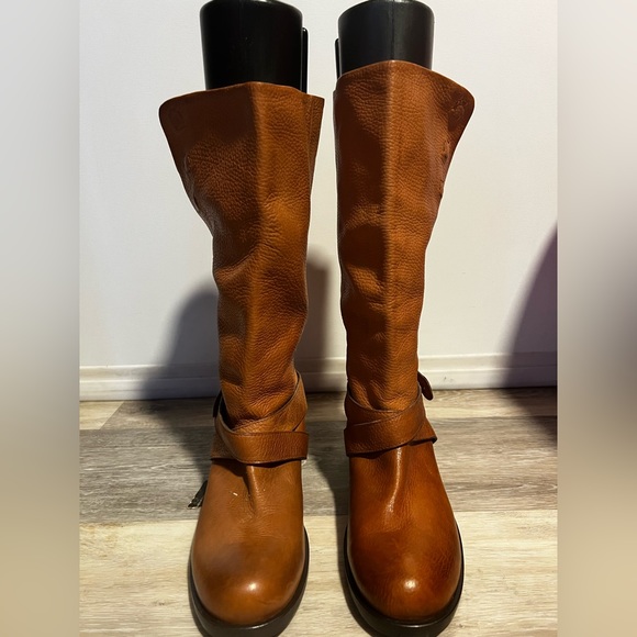 Vera Cuoio Boots - Picture 6 of 8